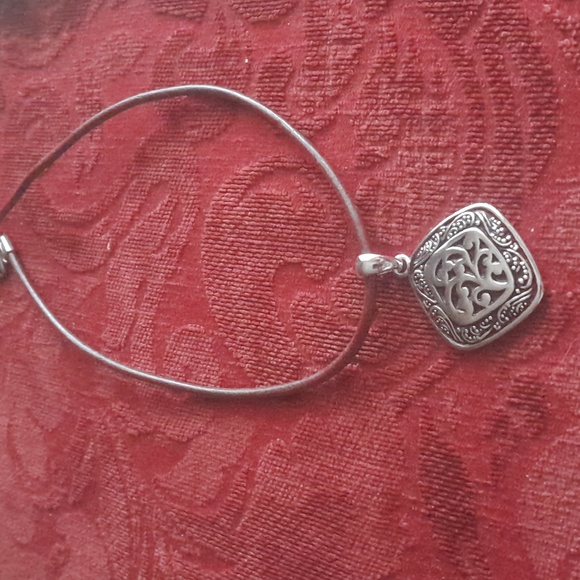 LIA SOPHIA SILVER TONE MEDALLION NECKLACE - Picture 3 of 3